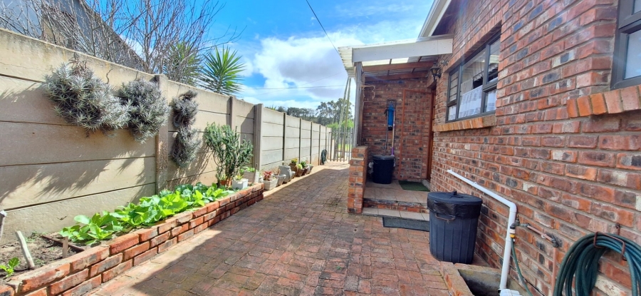 3 Bedroom Property for Sale in Albertinia Western Cape